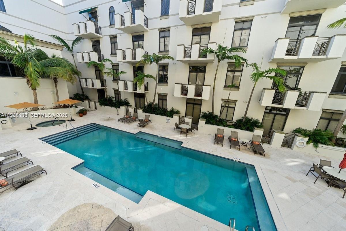 THE PONCE TOWER CONDO - Residential