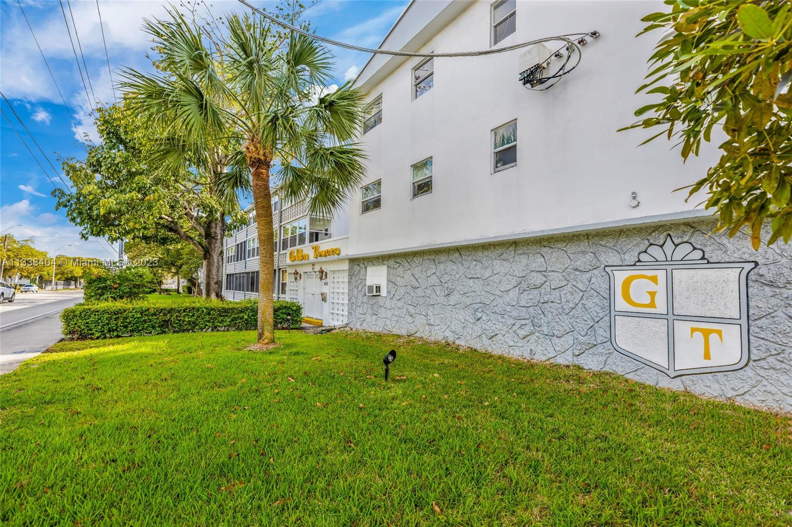 GOLDEN TOWERS CO-OP - Residential