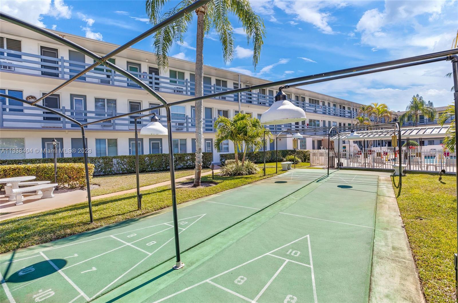 GOLDEN TOWERS CO-OP - Residential