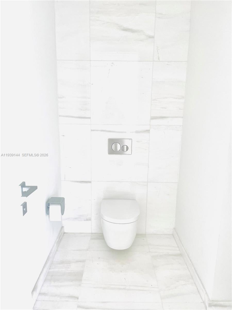 ASTON MARTIN RESIDENCES - Residential Lease