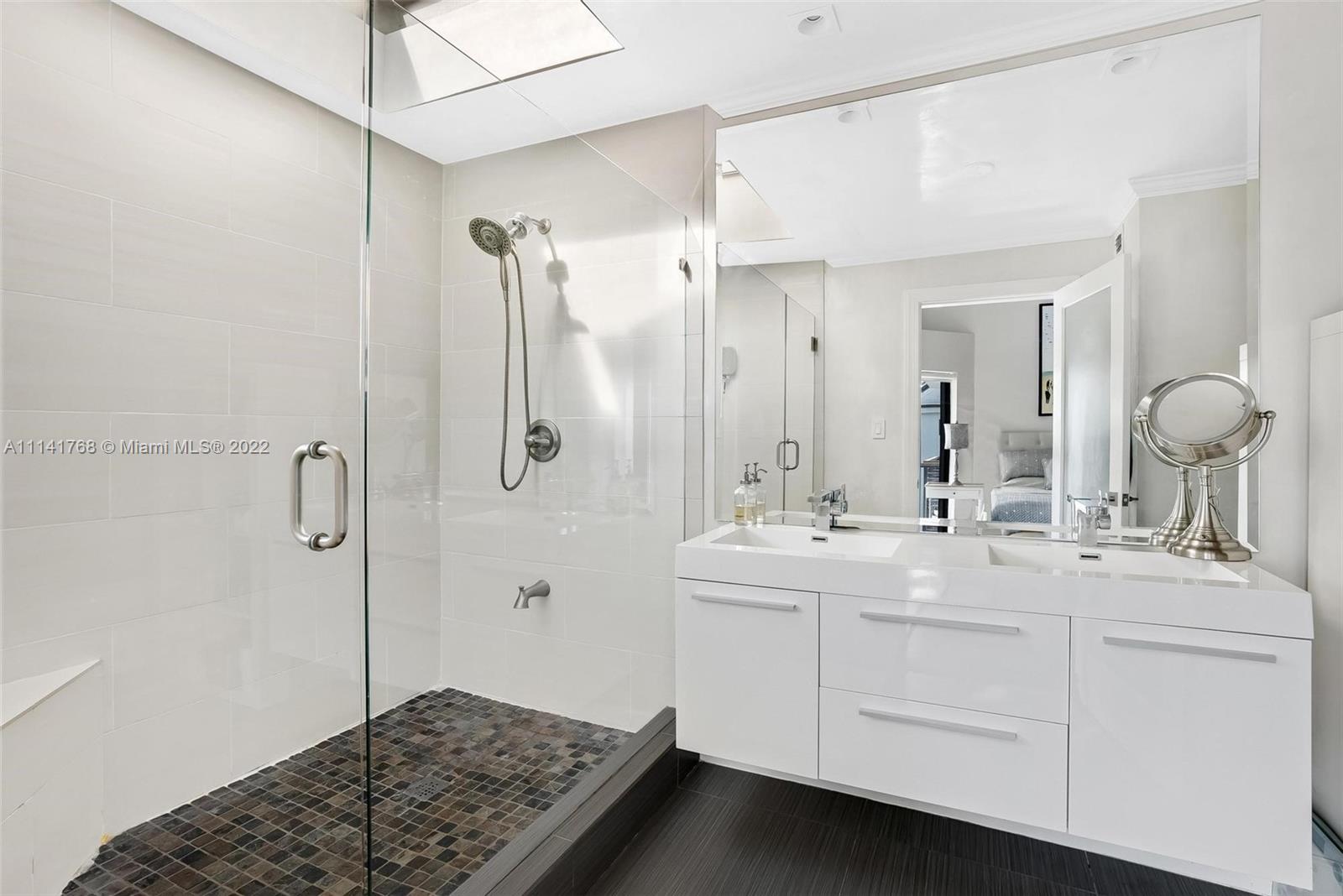 BELLAVISTA CONDO - Residential