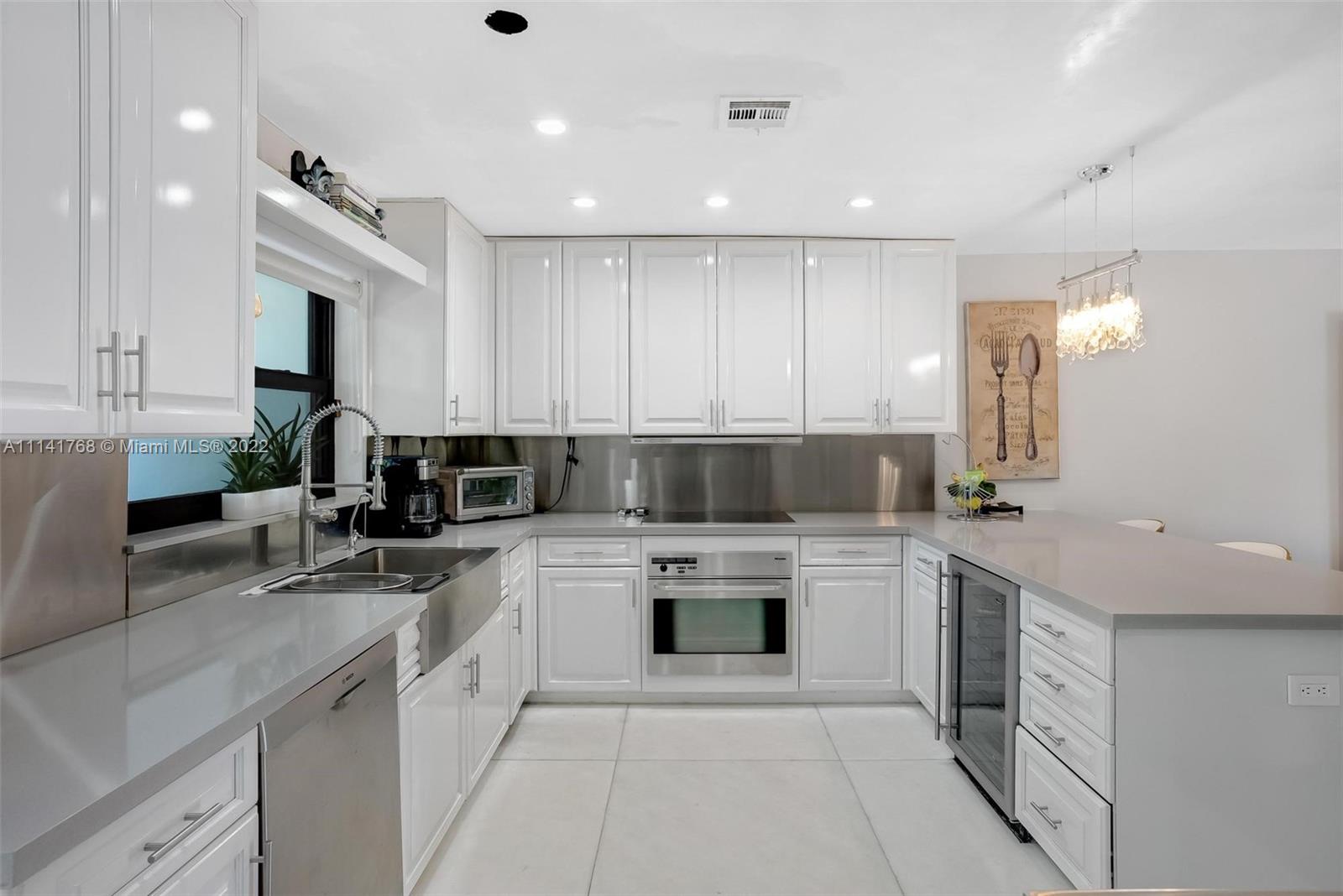 BELLAVISTA CONDO - Residential