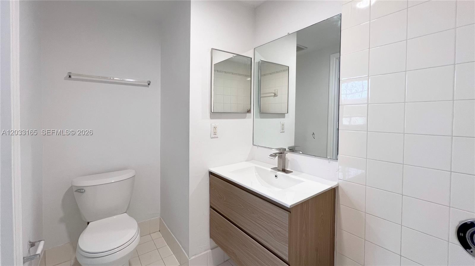VILLAS DE TUSCANY CONDO B - Residential
