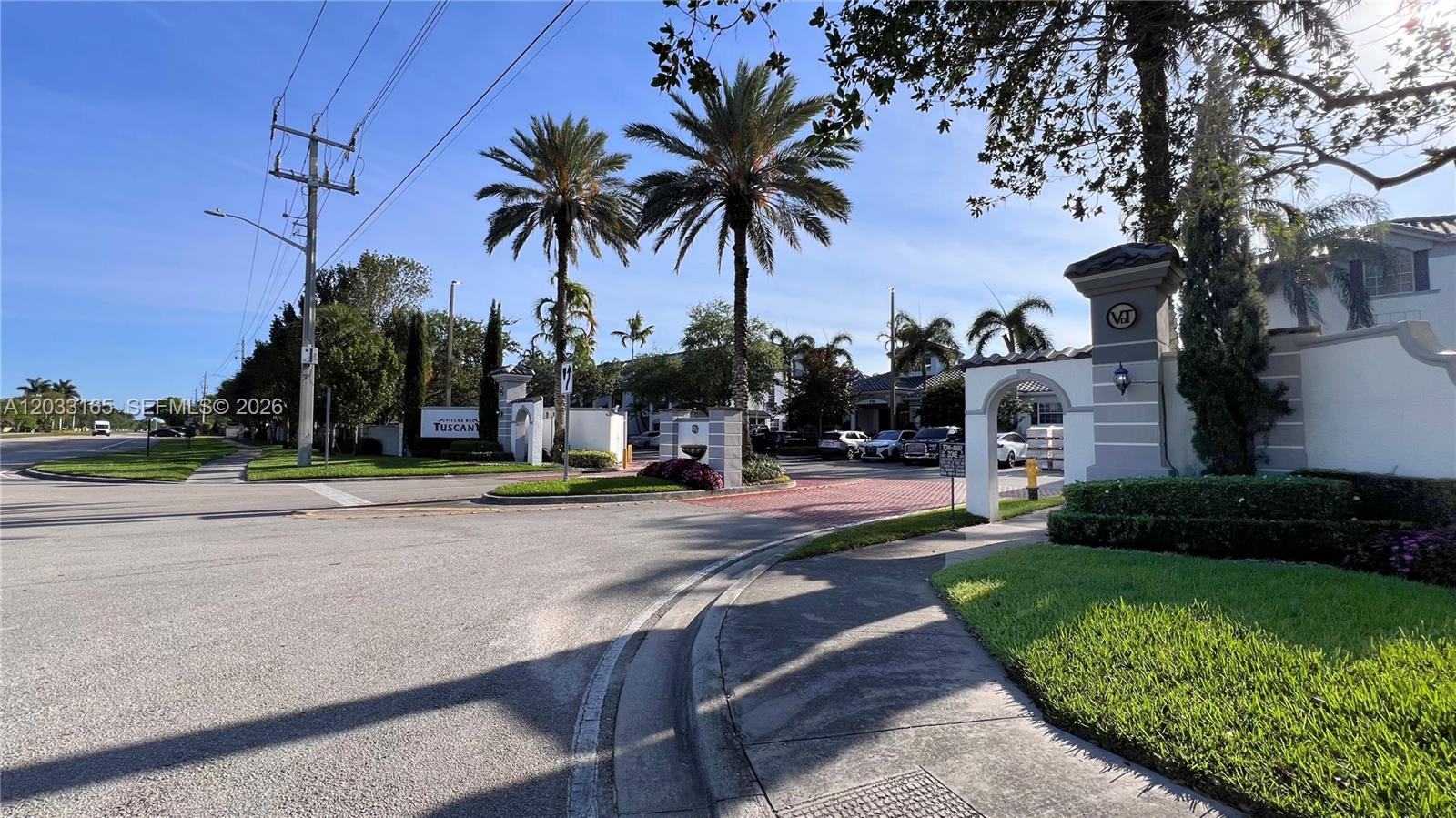 VILLAS DE TUSCANY CONDO B - Residential