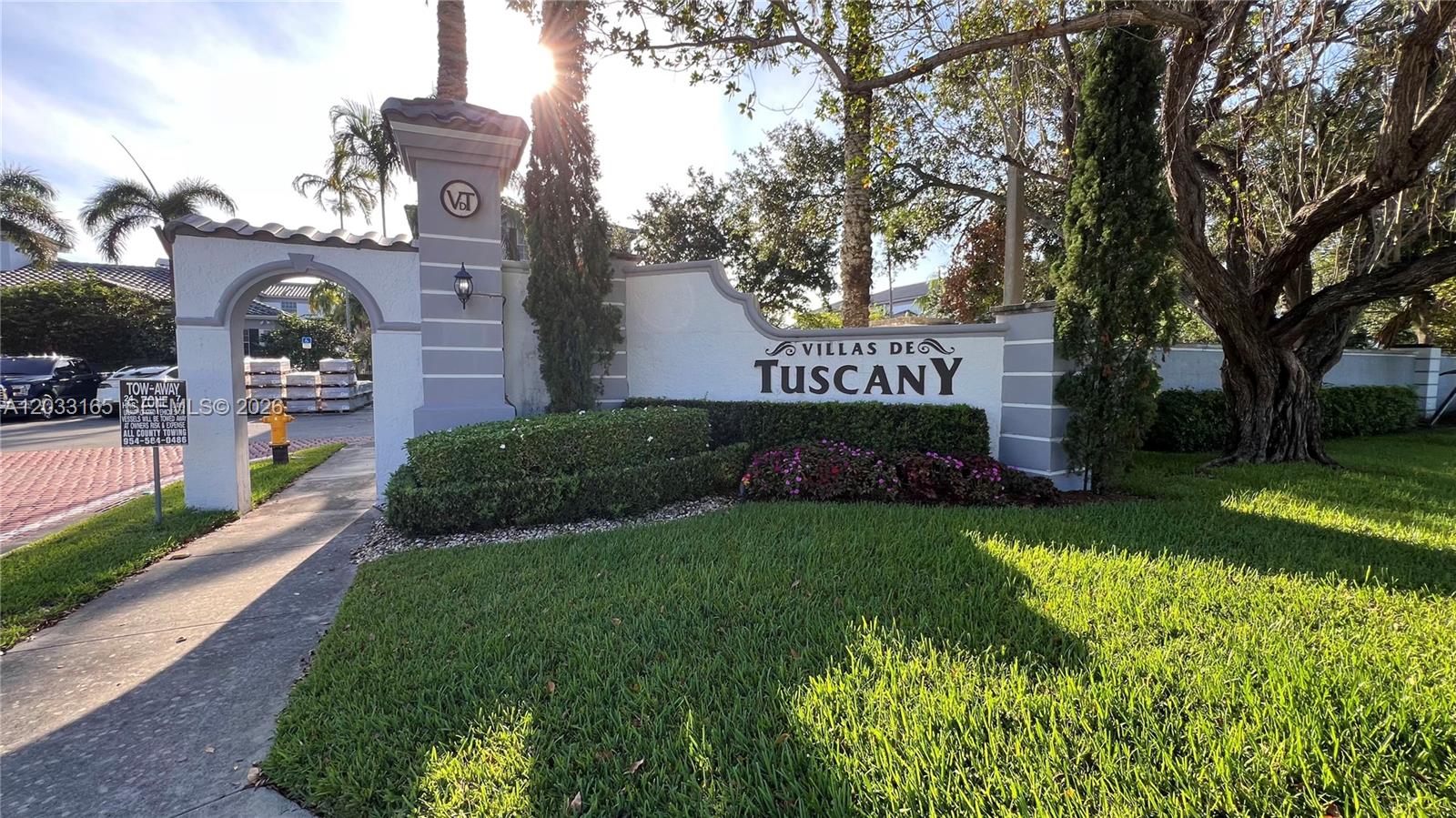 VILLAS DE TUSCANY CONDO B - Residential