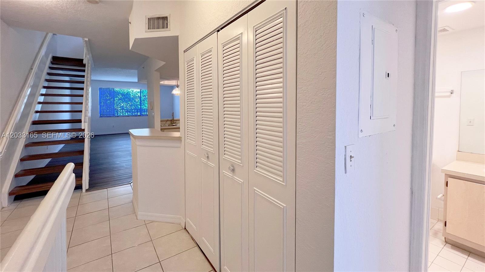 VILLAS DE TUSCANY CONDO B - Residential