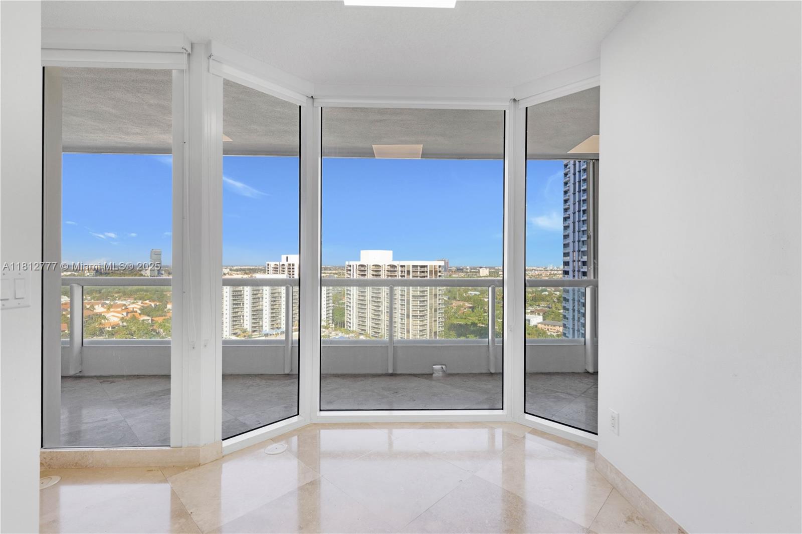 SOUTH TOWER AT THE POINT - Residential