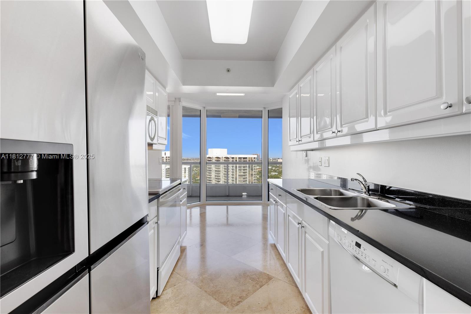 SOUTH TOWER AT THE POINT - Residential