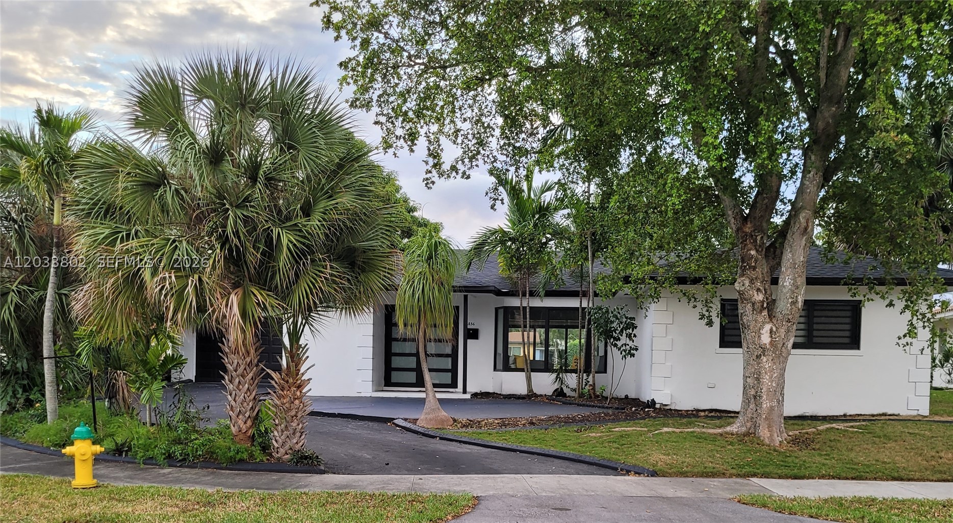 JENADA ISLE - Residential