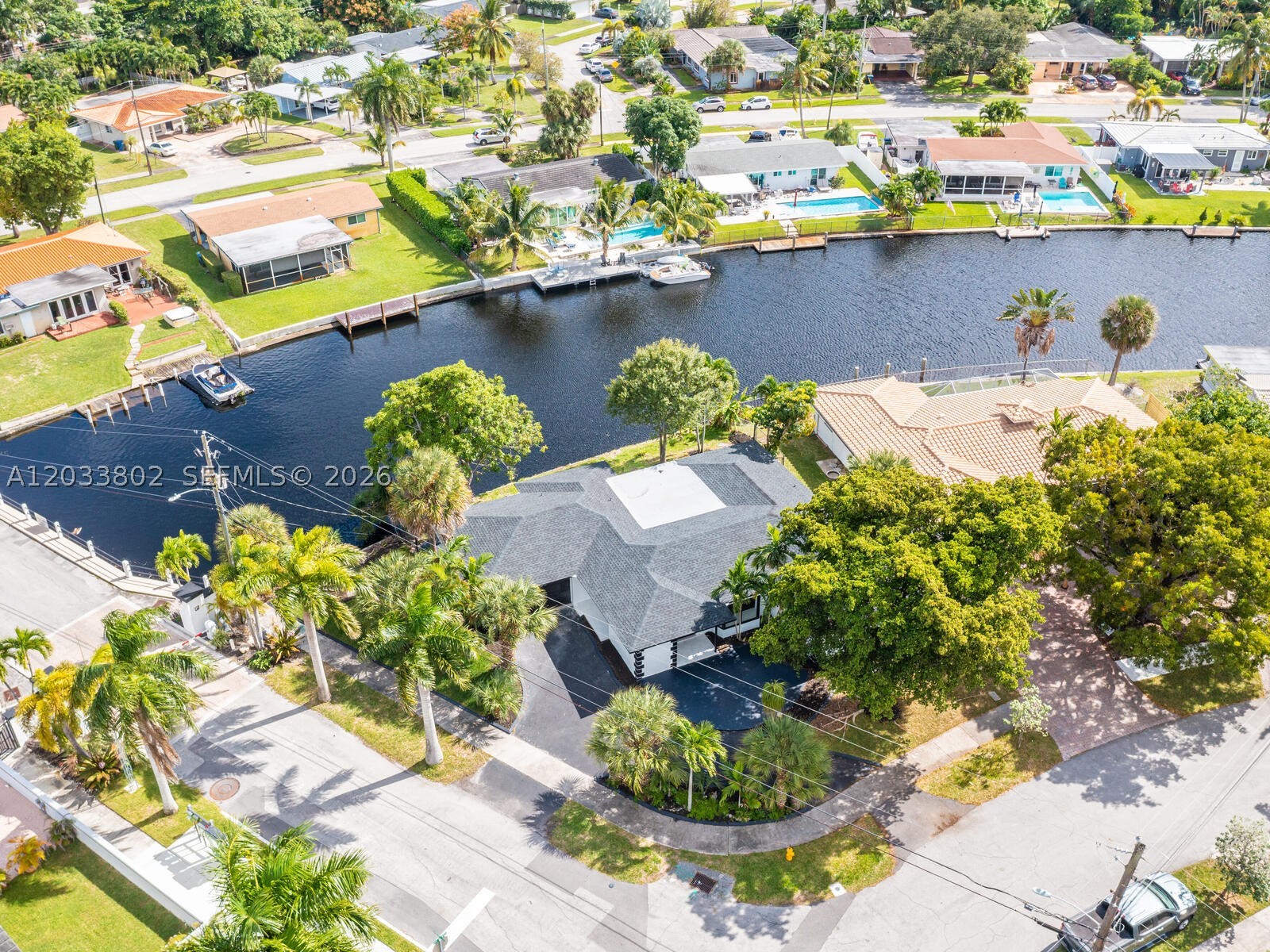 JENADA ISLE - Residential