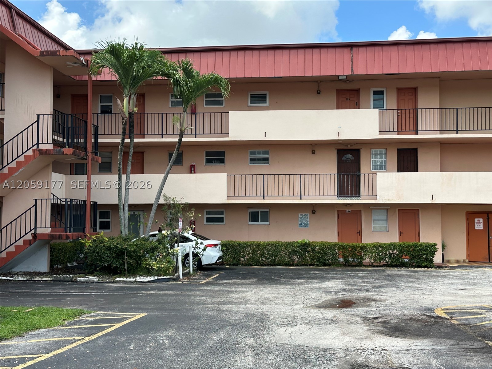 FIFTH HORIZONS CONDO - Residential