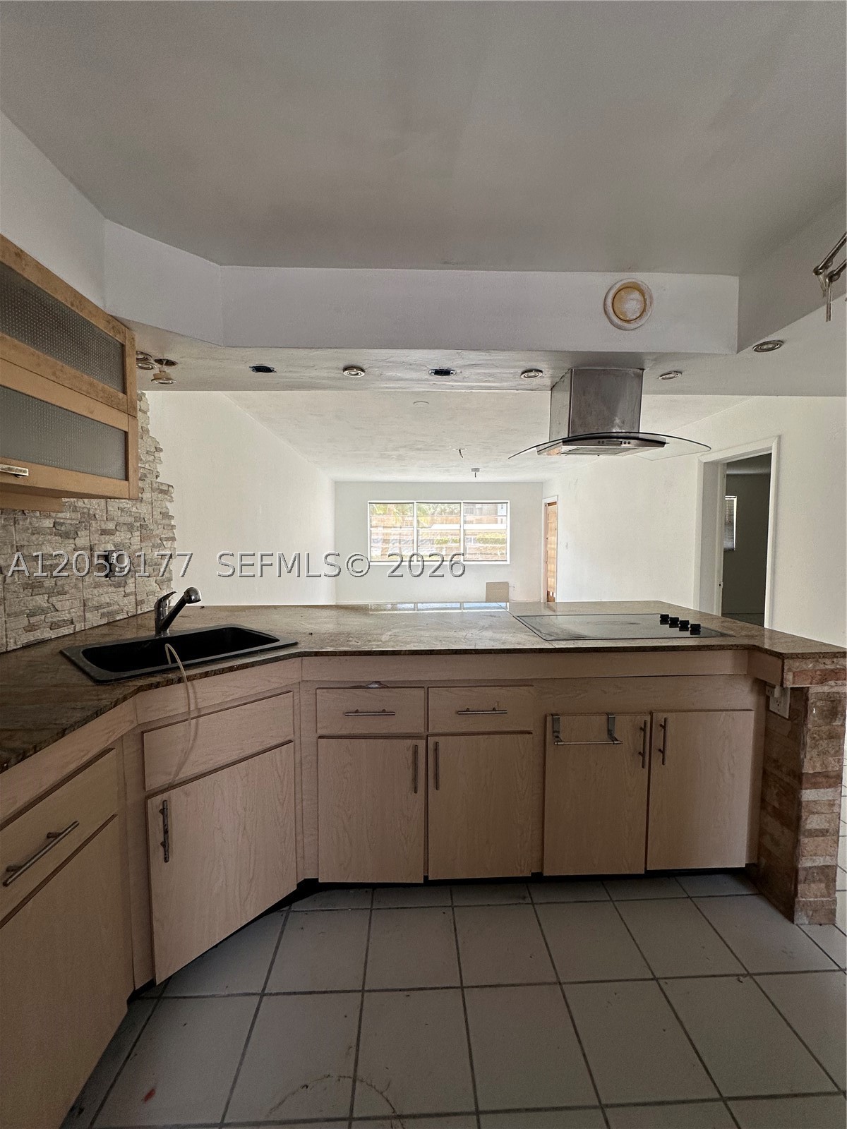 FIFTH HORIZONS CONDO - Residential