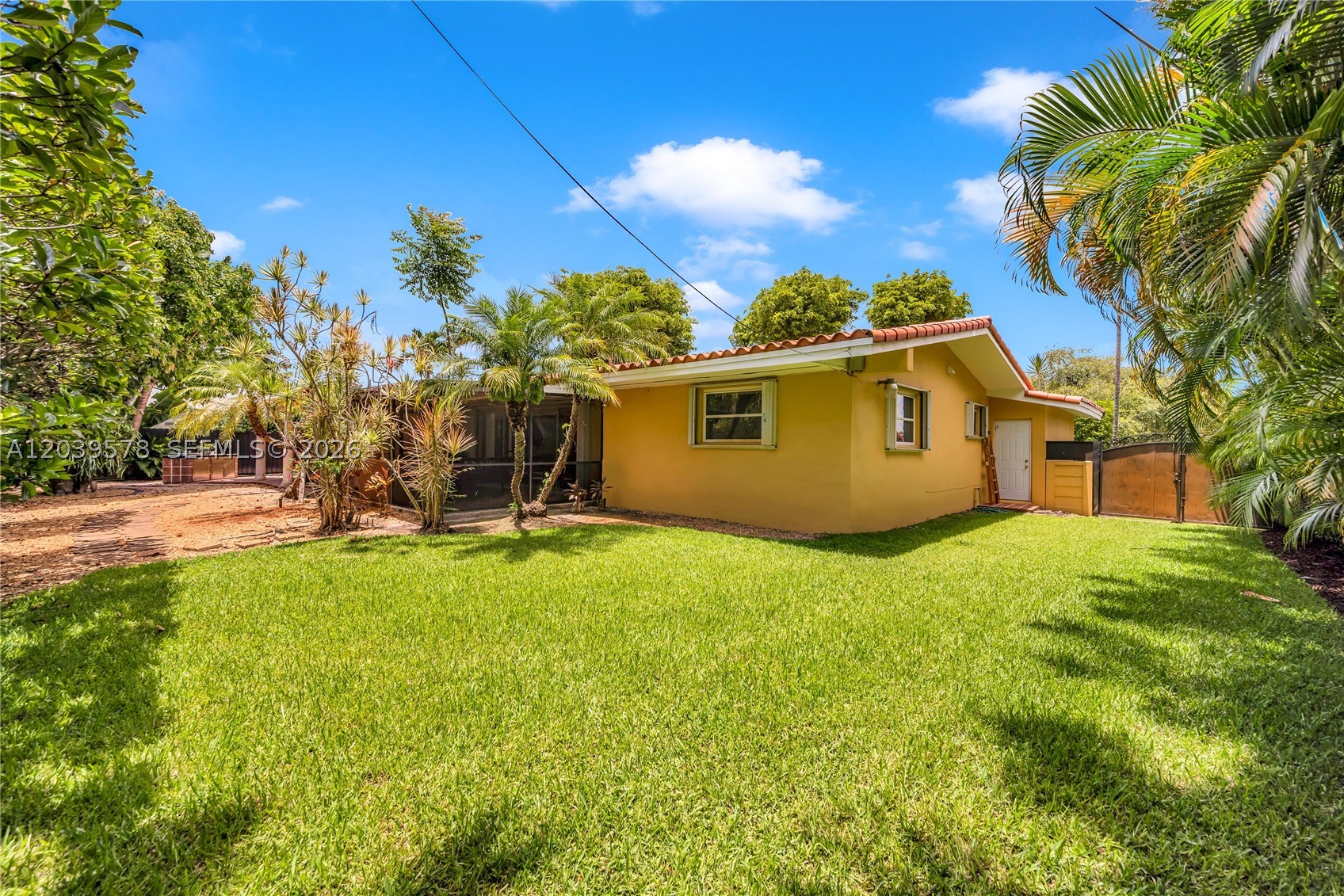 SNAPPER CREEK PARK UNIT N - Residential