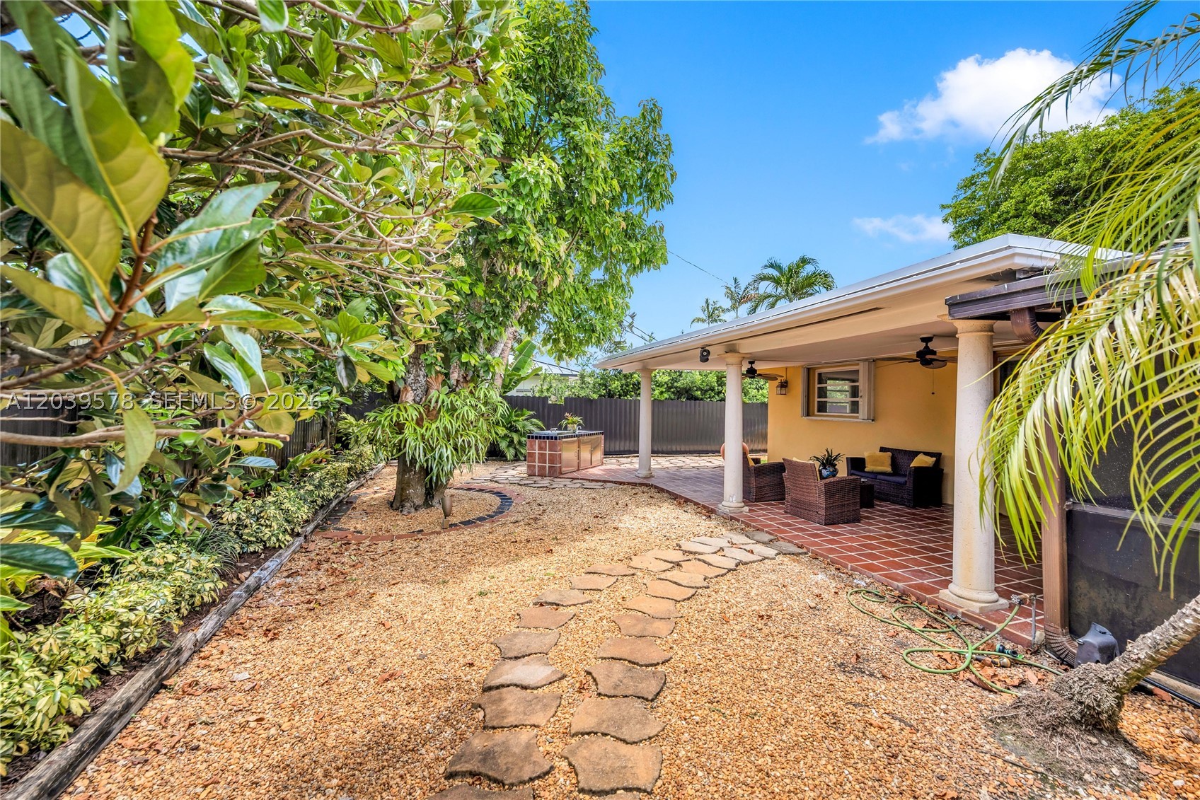 SNAPPER CREEK PARK UNIT N - Residential