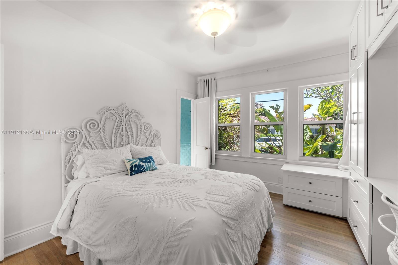 HOLLYWOOD - Residential