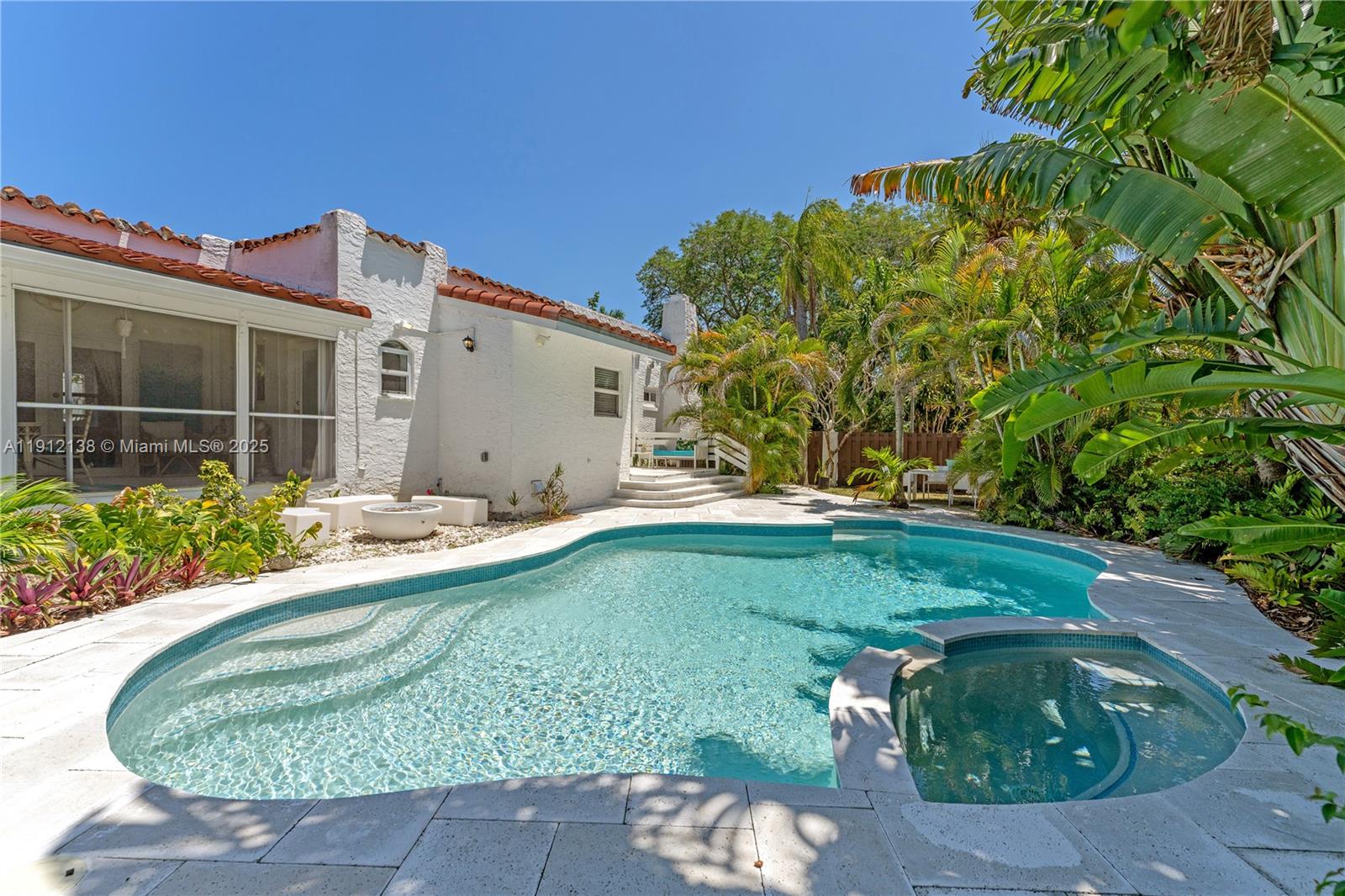 HOLLYWOOD - Residential