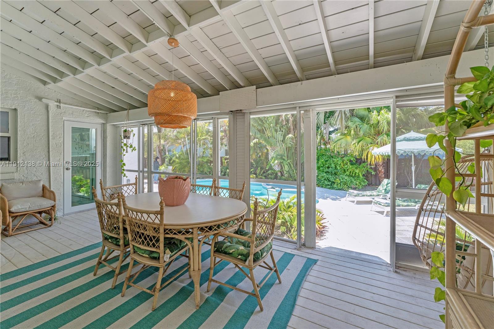 HOLLYWOOD - Residential
