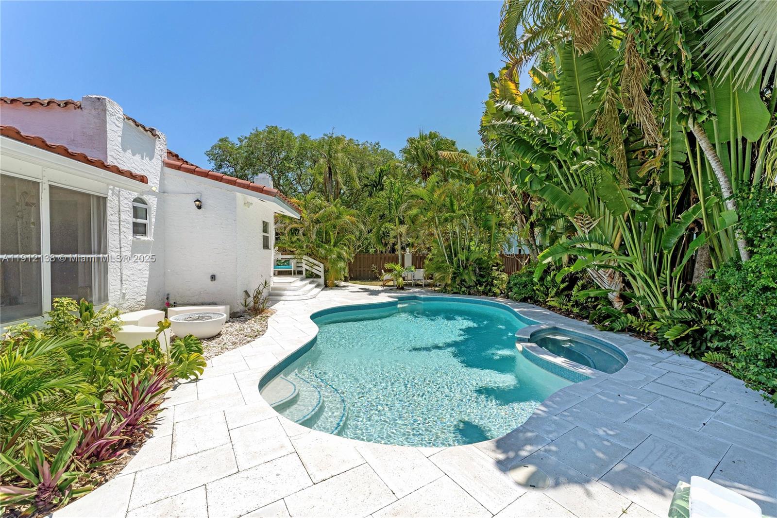 HOLLYWOOD - Residential