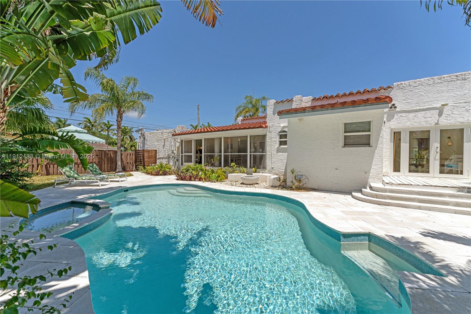 HOLLYWOOD - Residential