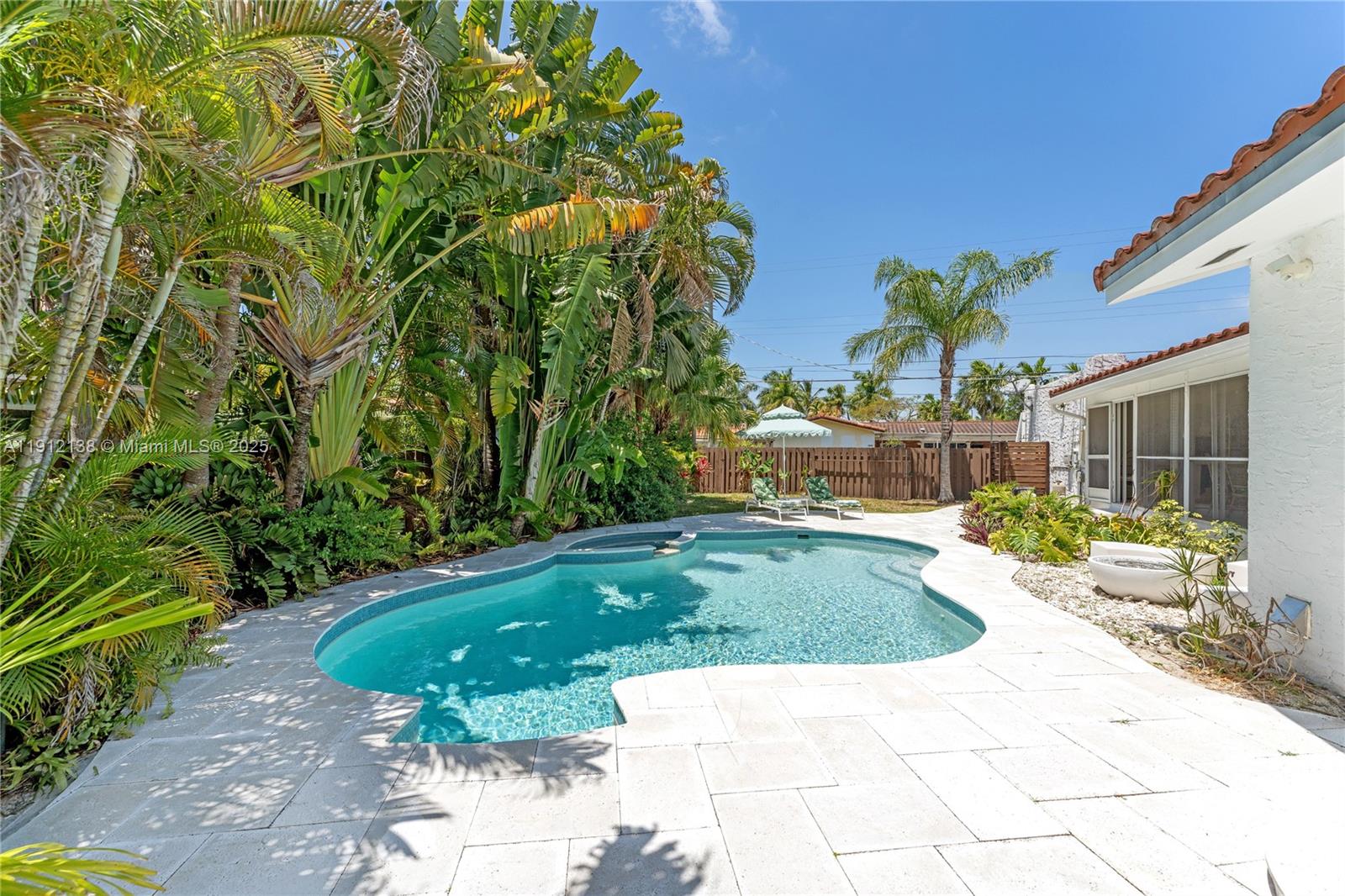 HOLLYWOOD - Residential