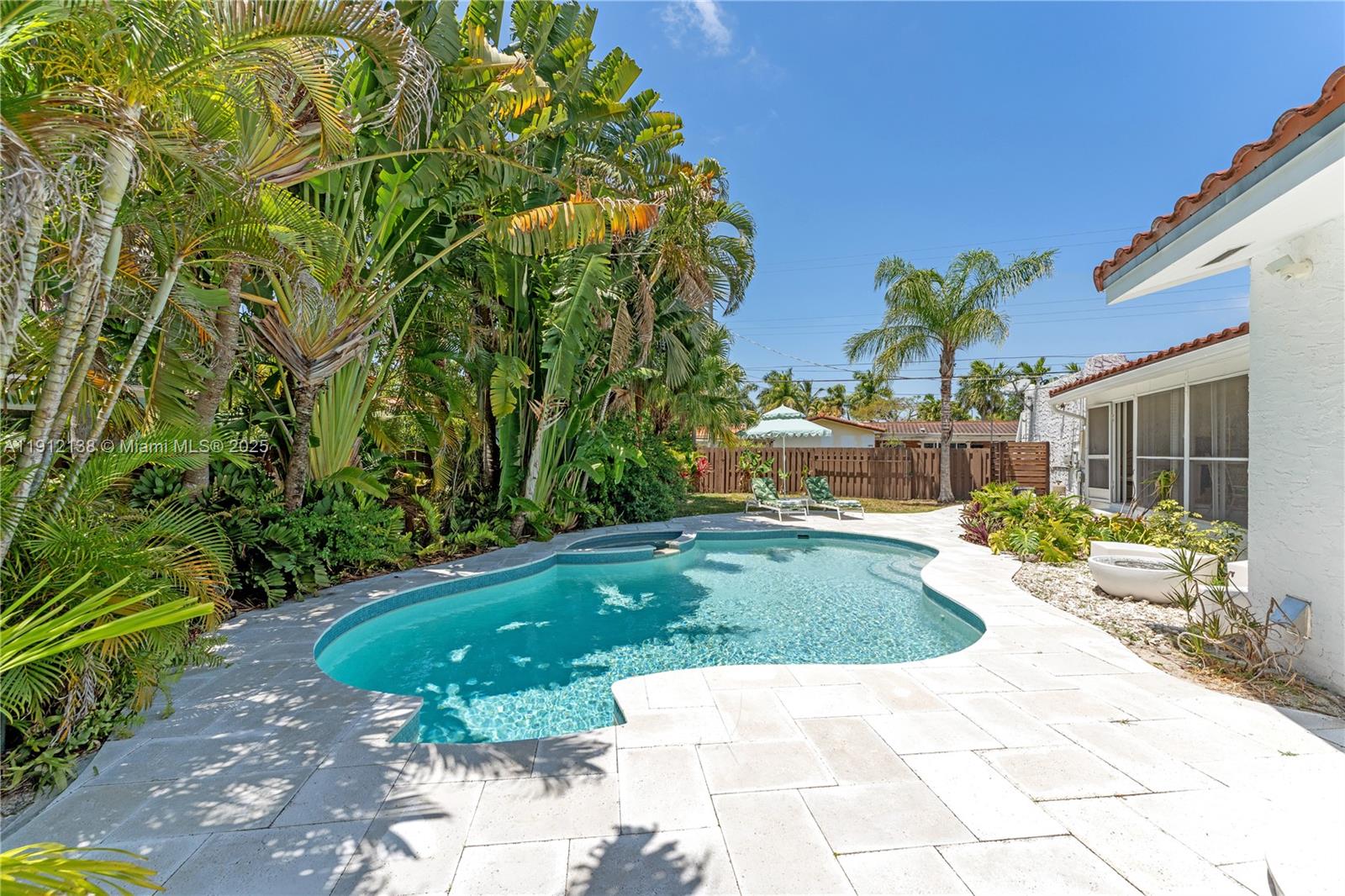 HOLLYWOOD - Residential