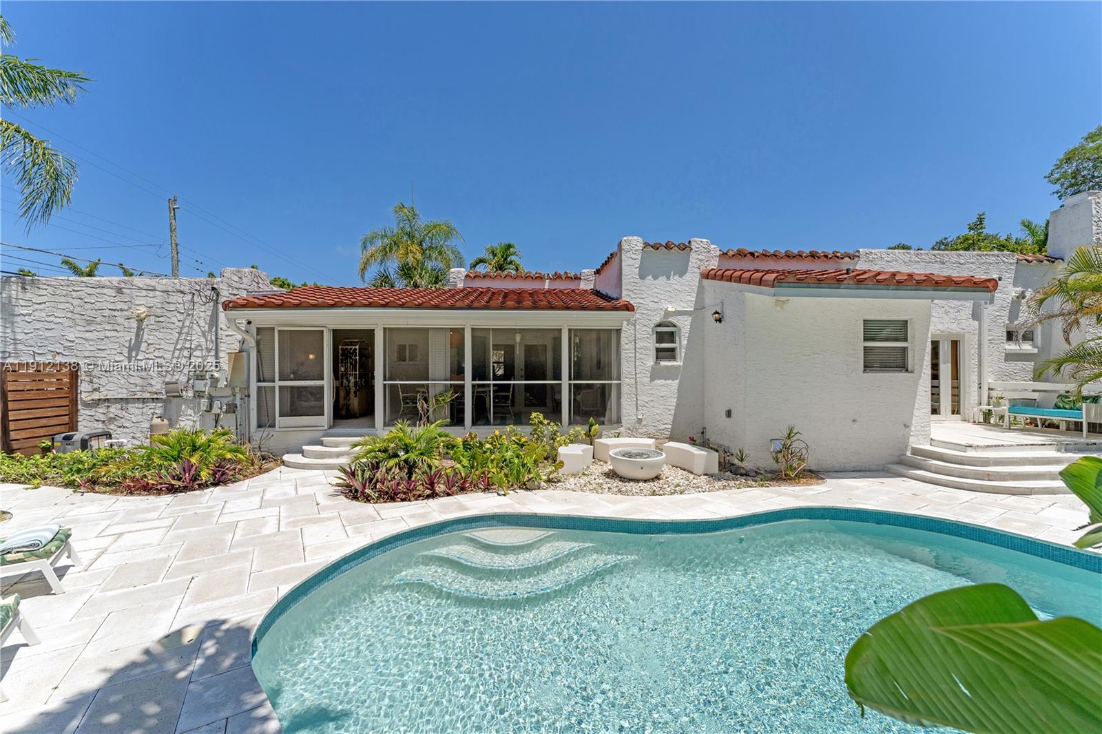 HOLLYWOOD - Residential