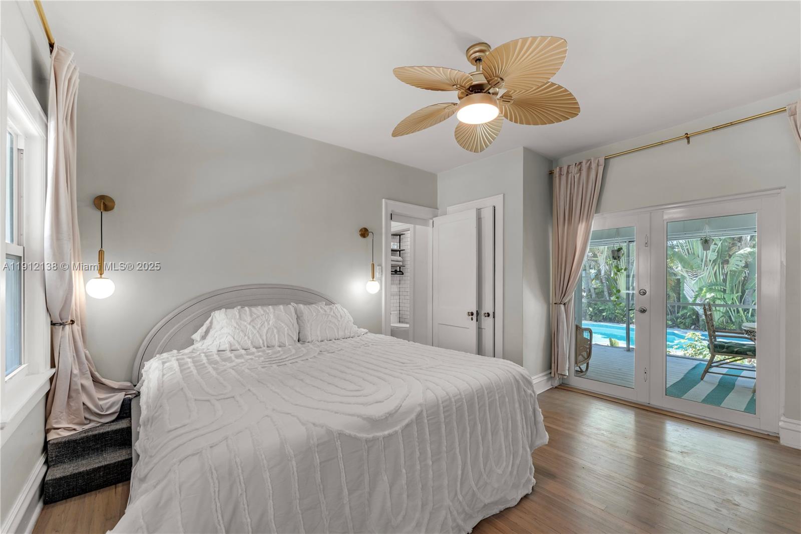 HOLLYWOOD - Residential