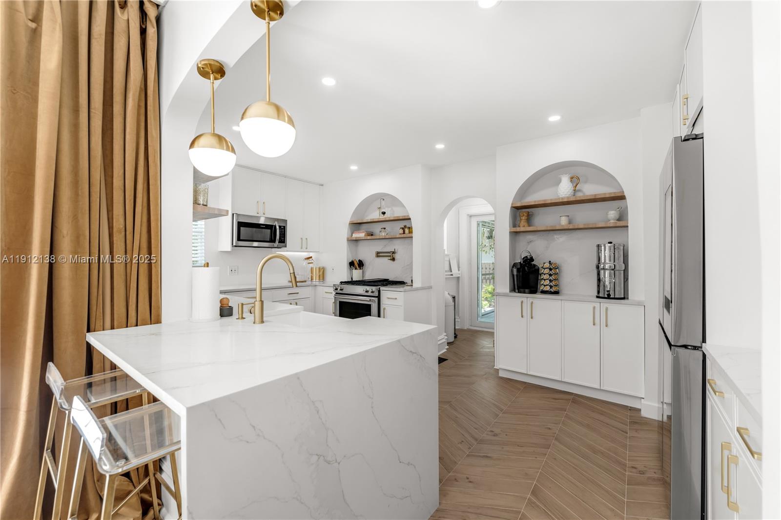 HOLLYWOOD - Residential