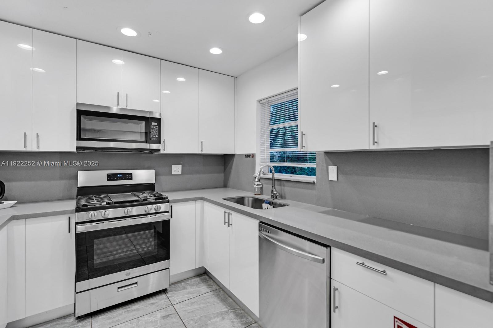 LYONS PARK - Residential