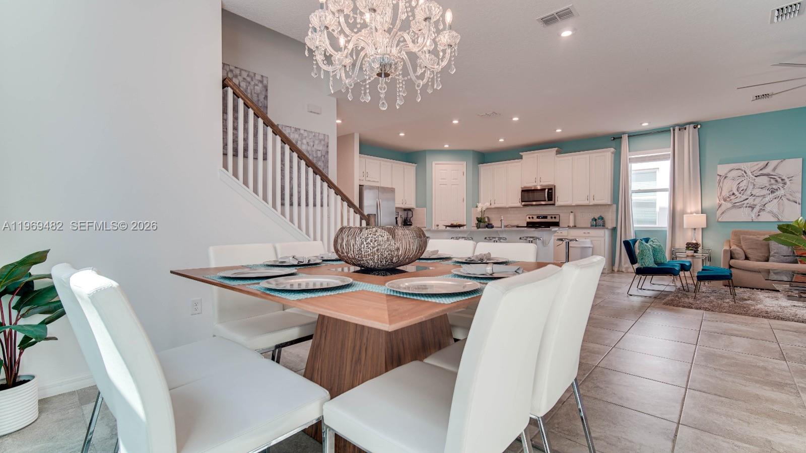 BEAUTIFUL ONE OF A KIND SINGLE FAMILY HOME IN KISSIMMEE. AIRBNB HOME! CLOSE TO DISNEY, UNIVERSAL AND ALL THE PARKS! CALL NOW THIS WONT LAST!
