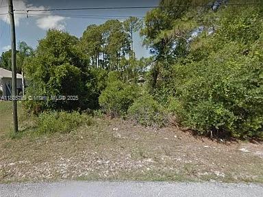 Build your dream home or investment property on this great vacant lot located in the growing area of North Port, Sarasota County. Conveniently situated near shopping, dining, schools, parks, and major roadways with easy access to beaches and surrounding cities. No HOA and plenty of potential for future growth and development. Don’t miss this opportunity to own land in one of Southwest Florida’s fastest-growing communities. Seller is motivated — price is negotiable.
