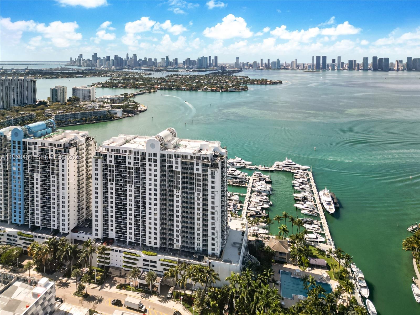 SUNSET HARBOUR NORTH COND - Residential