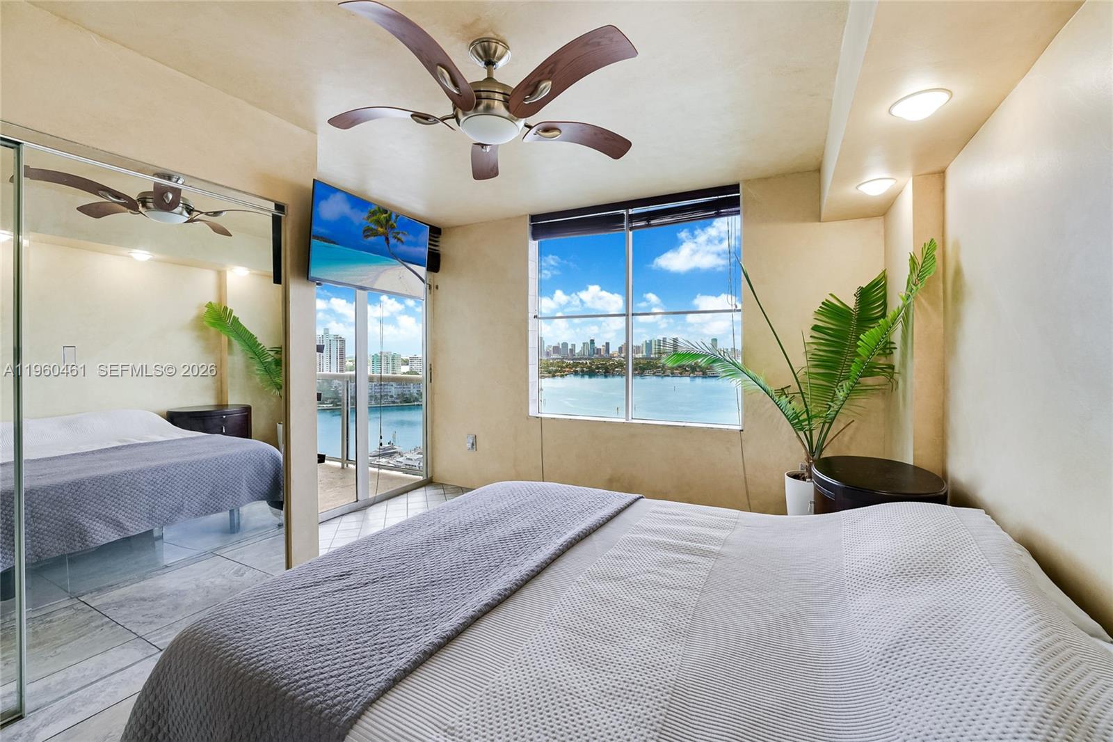 SUNSET HARBOUR NORTH COND - Residential