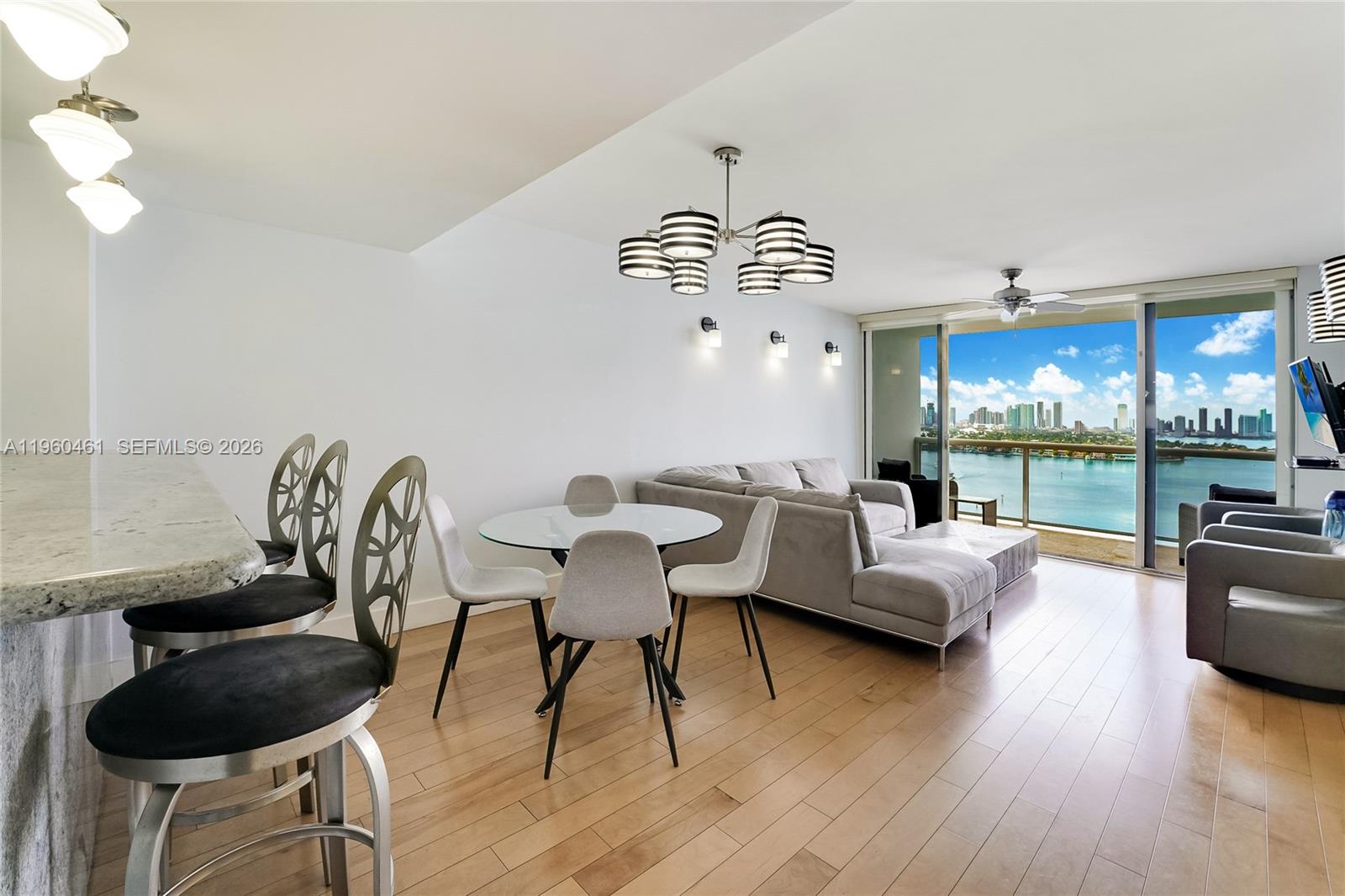 SUNSET HARBOUR NORTH COND - Residential