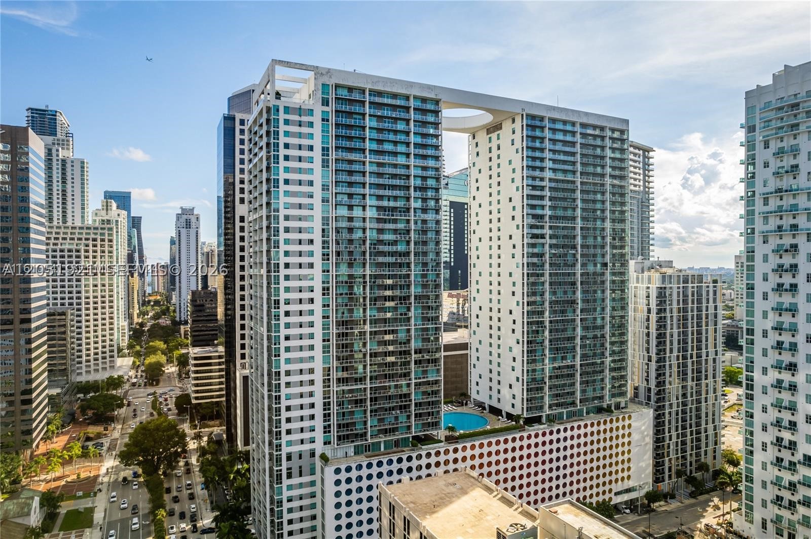 LOCATION, LOCATION, LOCATION! Beautiful 2bedroom/2bathroom corner unit located in Miami's most desirable neighborhood. This unit features modern stainless steel appliances, . Enjoy the 5-star amenities 500 Brickell offers: 24/7 concierge, valet, spa, steam room, fitness center & much more! Great building and an amazing location close to restaurants, entertainment and Brickell City Center walking distance. Best place to live, excellent lifestyle. The unit will be available August 21, 2026.