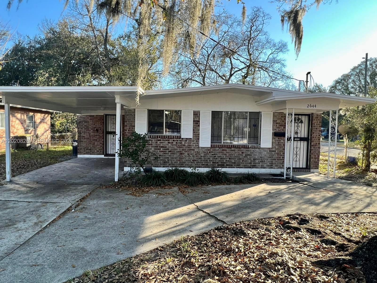 Great investment opportunity in Jacksonville, Duval County! This 3-bedroom, 1-bath home sits on a desirable corner lot and offers excellent cash flow potential. Featuring private parking and a strong rental market location, this property can generate approximately $1,150/month in rental income. Perfect for investors looking to start making money right away with a turnkey income-producing property, NO HOA; LOW TAXES. Don’t miss this chance to add a cash-flowing asset to your portfolio!