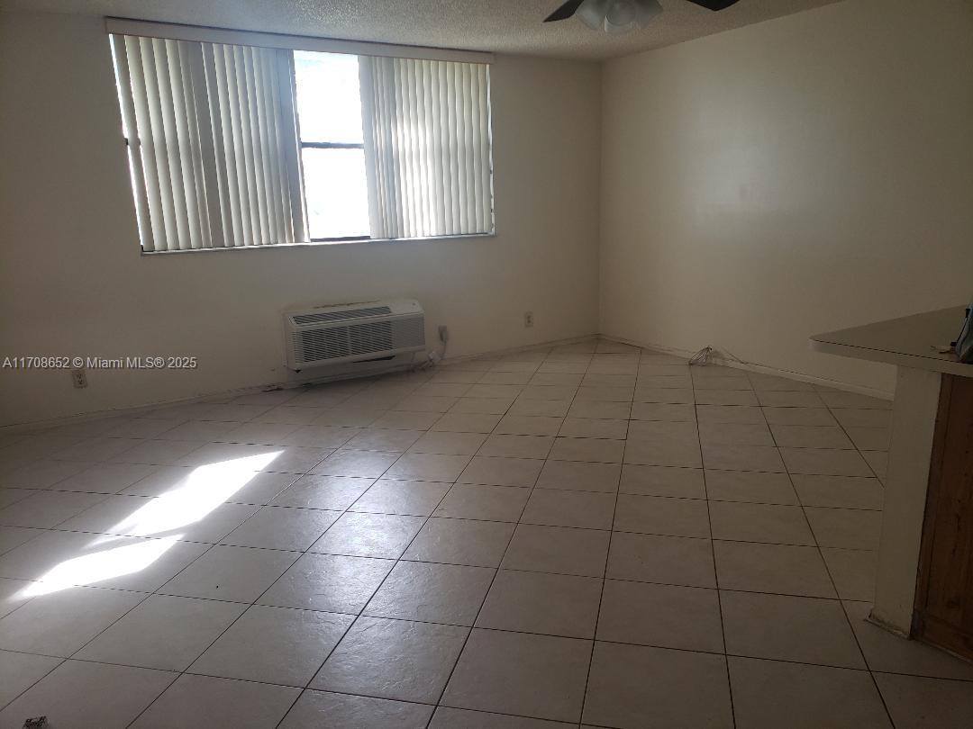 CORAL SPRINGS TOWER CLUB - Residential