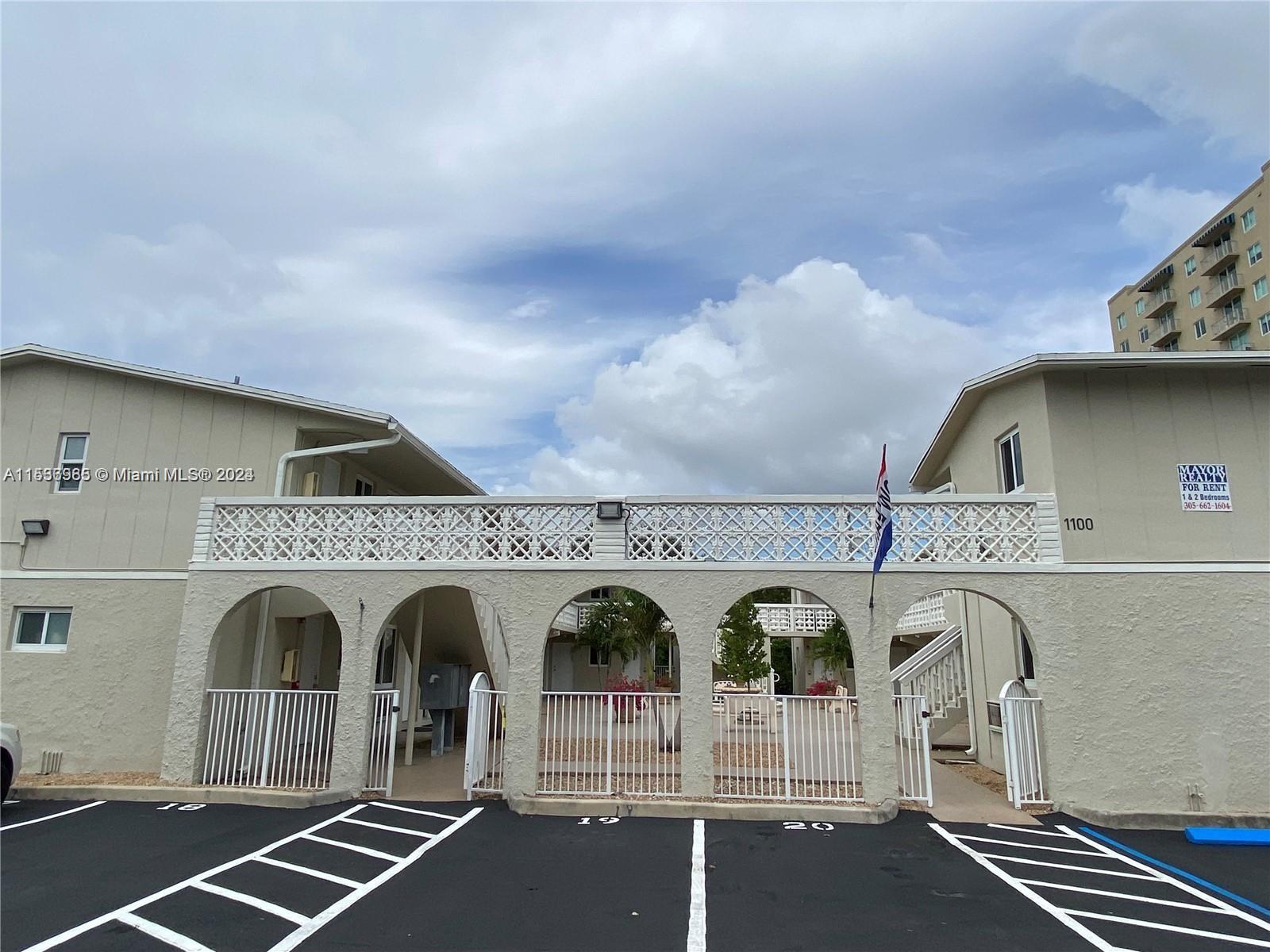 ENGLEWOOD NORTH - Residential Lease