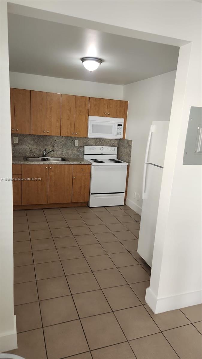 ENGLEWOOD NORTH - Residential Lease