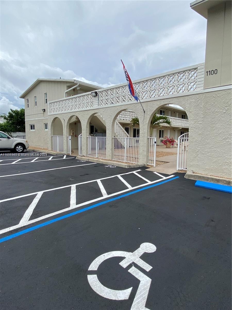 ENGLEWOOD NORTH - Residential Lease