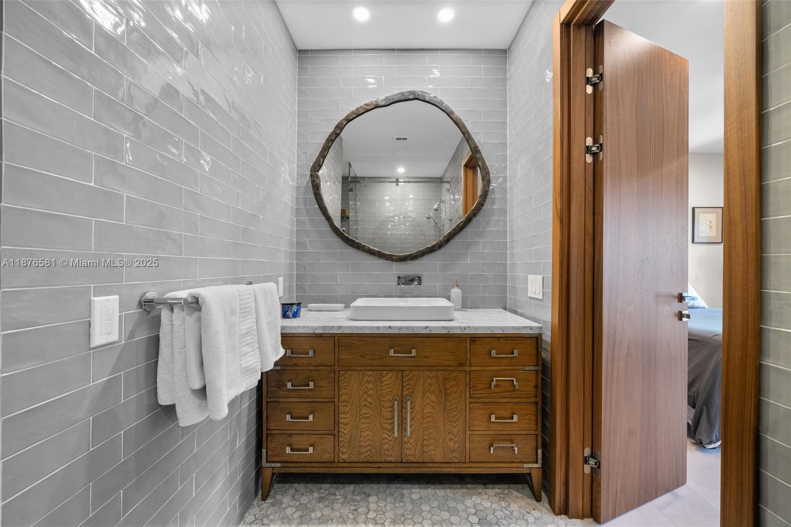 EASTERN SHORES 1ST ADDN - Residential