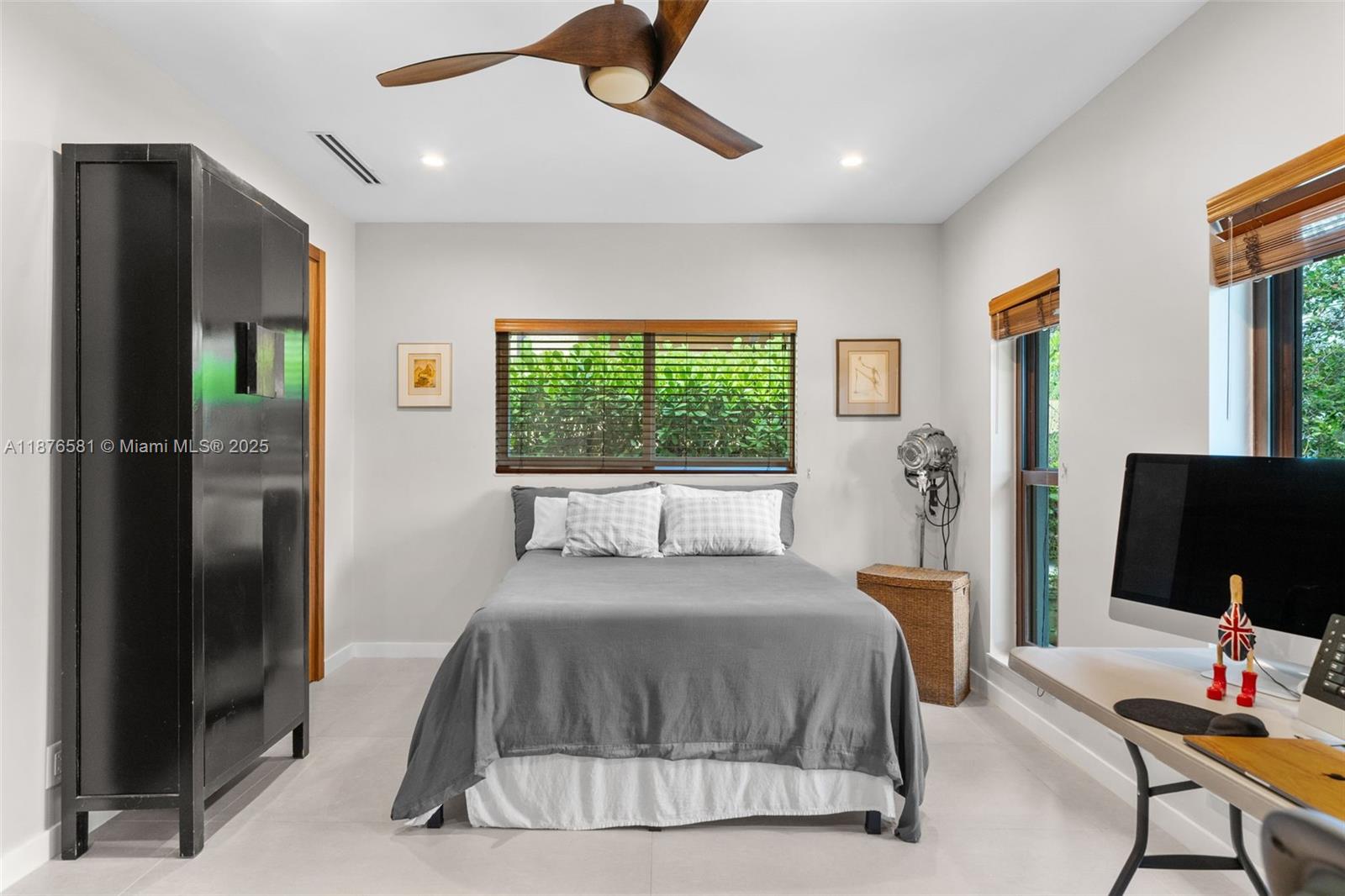 EASTERN SHORES 1ST ADDN - Residential