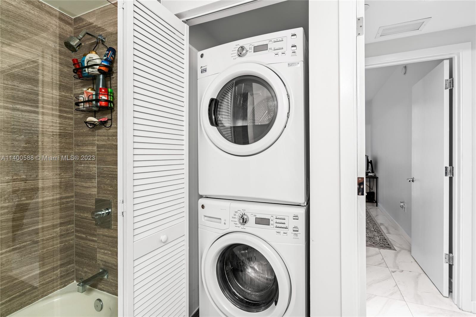 1010 BRICKELL CONDO - Residential Lease