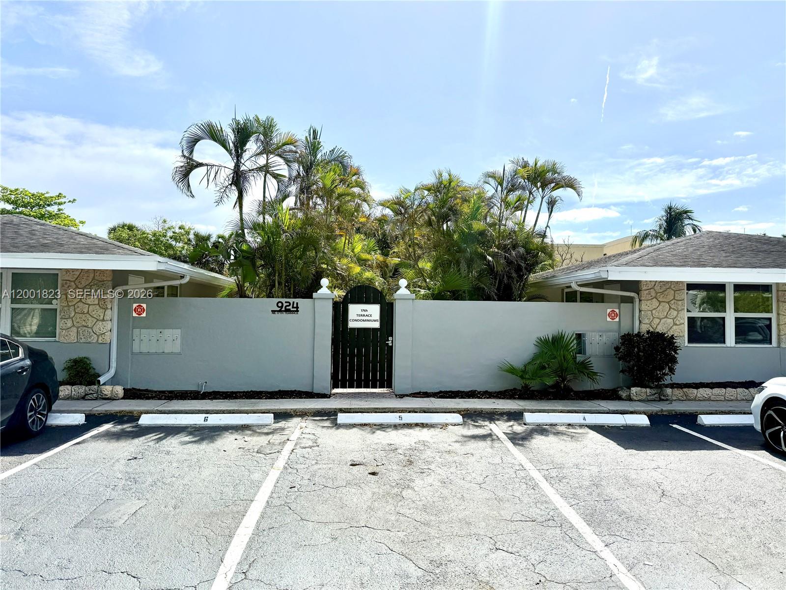 Rare corner unit nestled in one of Fort Lauderdale's most desirable neighborhoods, Victoria Park. Freshly updated 1BR/1BA ground-floor gem with a new roof, new AC, new bathroom/vanity, and updated fixtures. Unit comes with laundry on-site and one assigned parking spot. Step outside to an open courtyard to create a serene escape just steps from your door. Walk, bike, or drive minutes to Fort Lauderdale Beach, Las Olas Boulevard, world-class dining, nightlife, and entertainment. Great for a first-time home-owner or an investor. Easy to Lease! For investors: Victoria Park commands strong rental demand year-round. This unit is easy to maintain and holds its value. For first-time buyers and snowbirds: move right in and start living the South Florida lifestyle from day one. Opportunities like this don't come twice. Schedule your showing today. No Special Assessment.