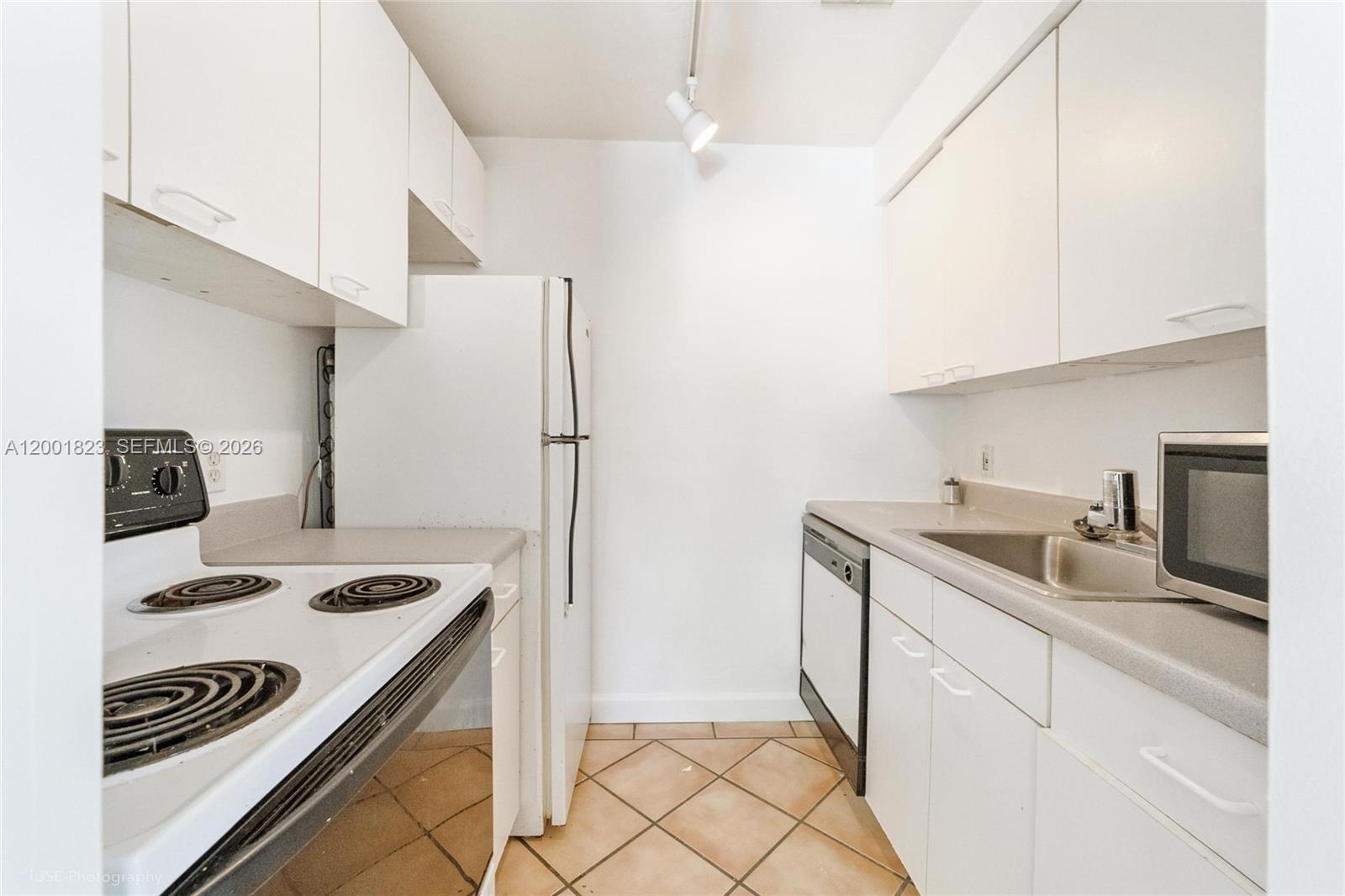 17TH TERRACE CONDOMINIUM - Residential