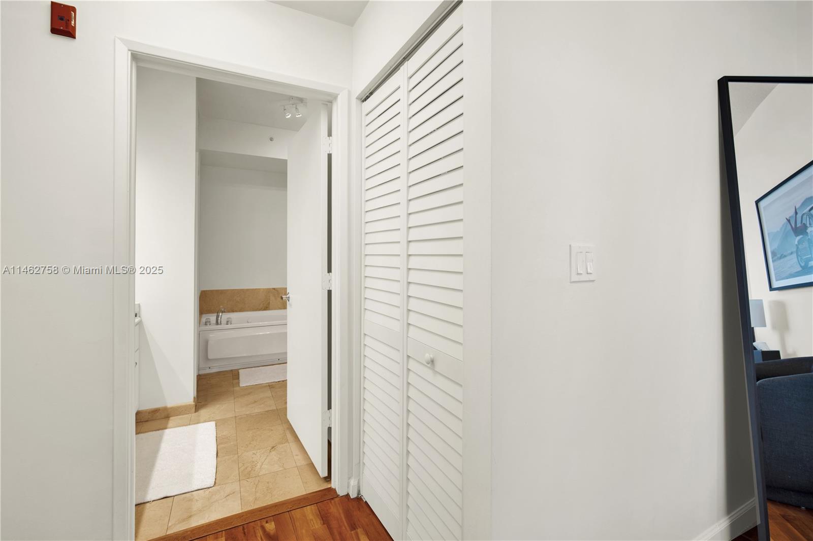THE VISTAS CONDO - Residential