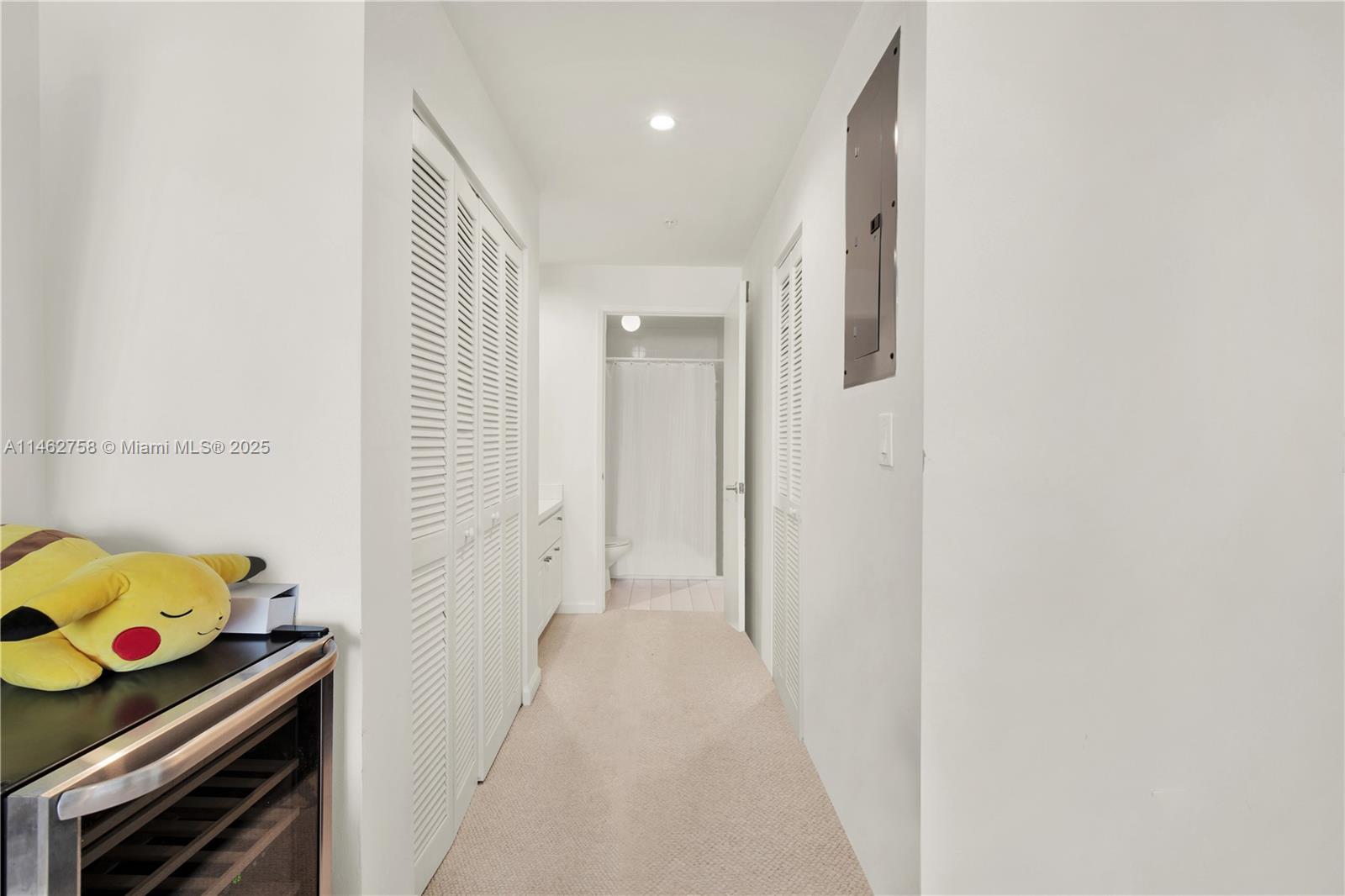 THE VISTAS CONDO - Residential