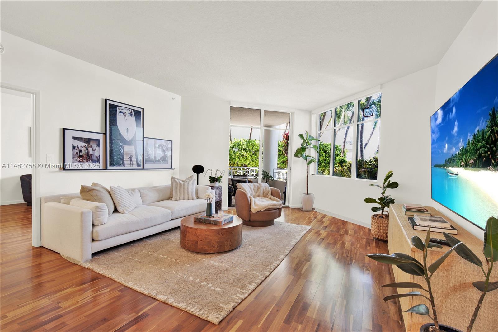 THE VISTAS CONDO - Residential