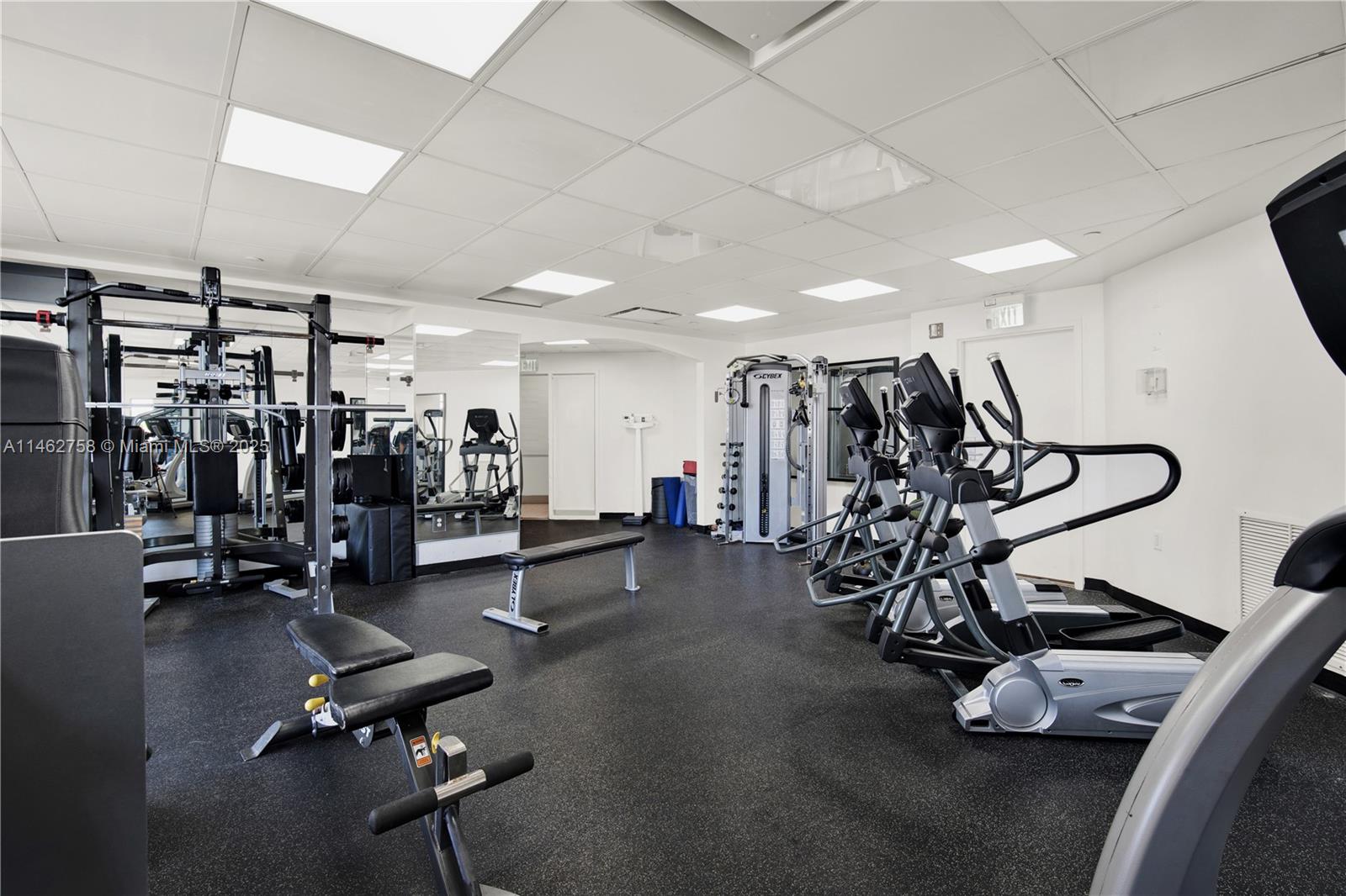 THE VISTAS CONDO - Residential