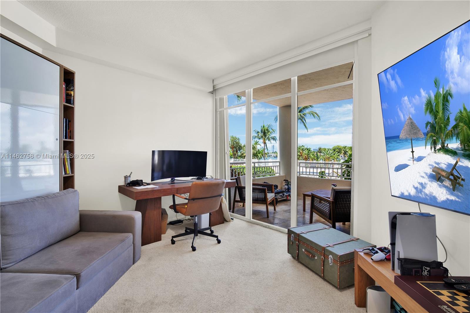 THE VISTAS CONDO - Residential